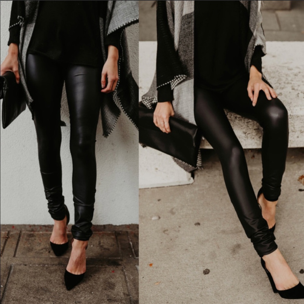 ❤️❤️2 LEFT ❤️❤️ Matte Leggings